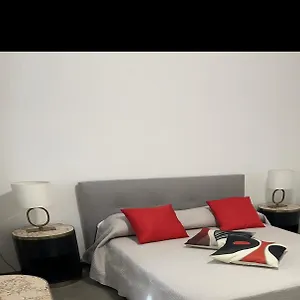  Apartment With Private Courtyard
